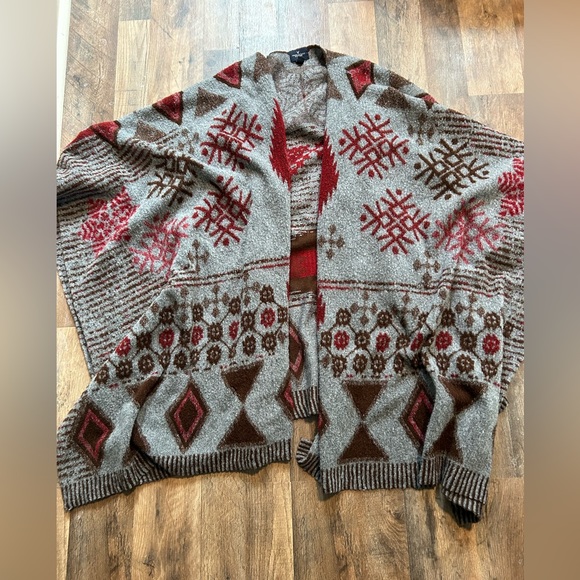 Women’s Poncho Sweater - Picture 1 of 1